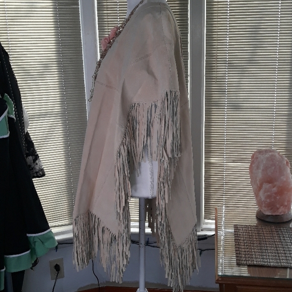 Pamela McCoy Jackets & Blazers - 🆕️ NWT Pamela McCoy tan leather poncho with fringe tassels